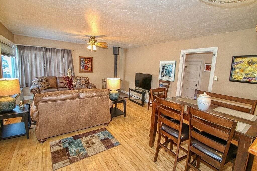 Foto 8 von 9: Charming Home In the Heart of Downtown Philipsburg