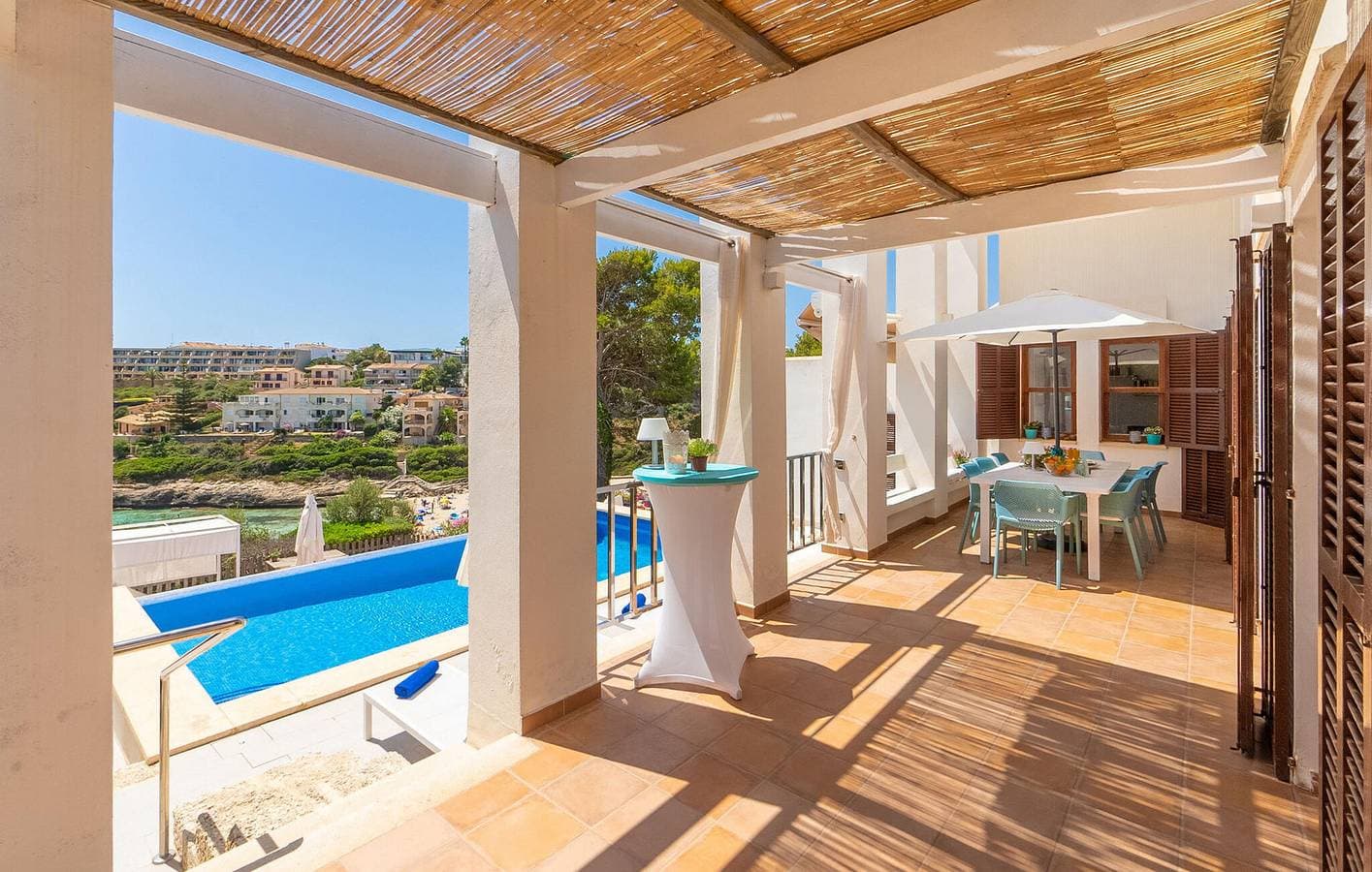 Foto 11 von 37: Luxus-Apartment mit Meerblick & Pool, 400m zum Strand Cala Anguila