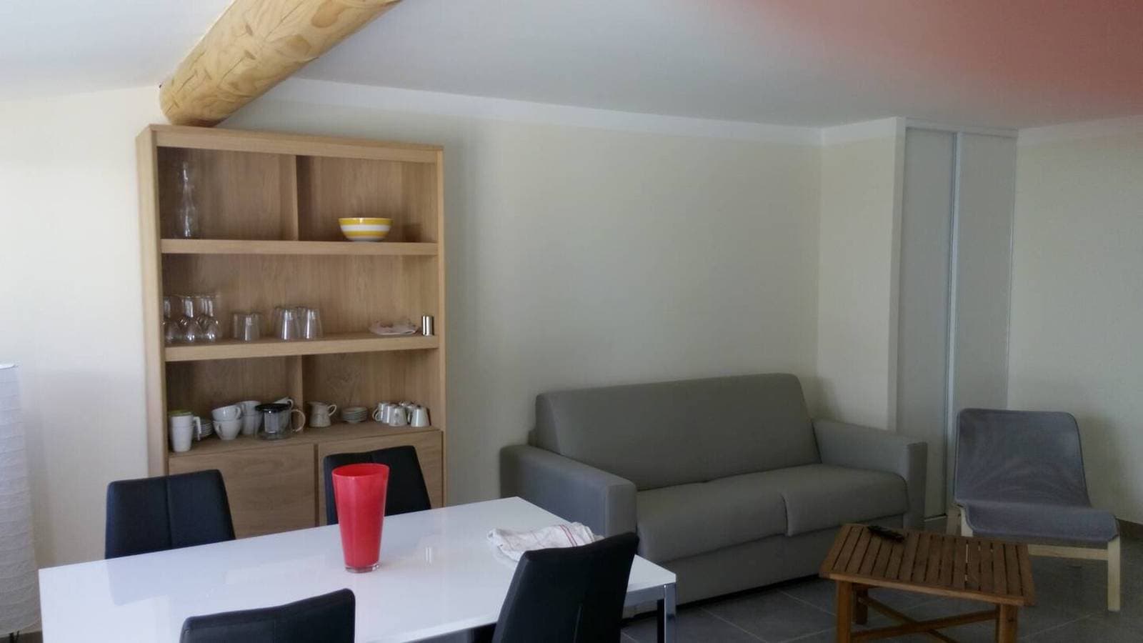 Foto 3 von 12: Appartement 'Nino – 2/4 Personen' mit Gemeinschaftspool, WLAN und Klimaanlage