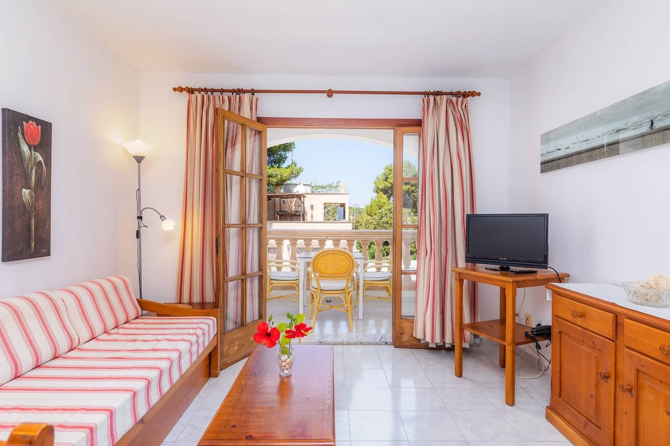Foto 5 von 43: Strandnahes Apartment mit Zugang zum Pool, einer privaten Terrasse, Klimaanlage und WLAN