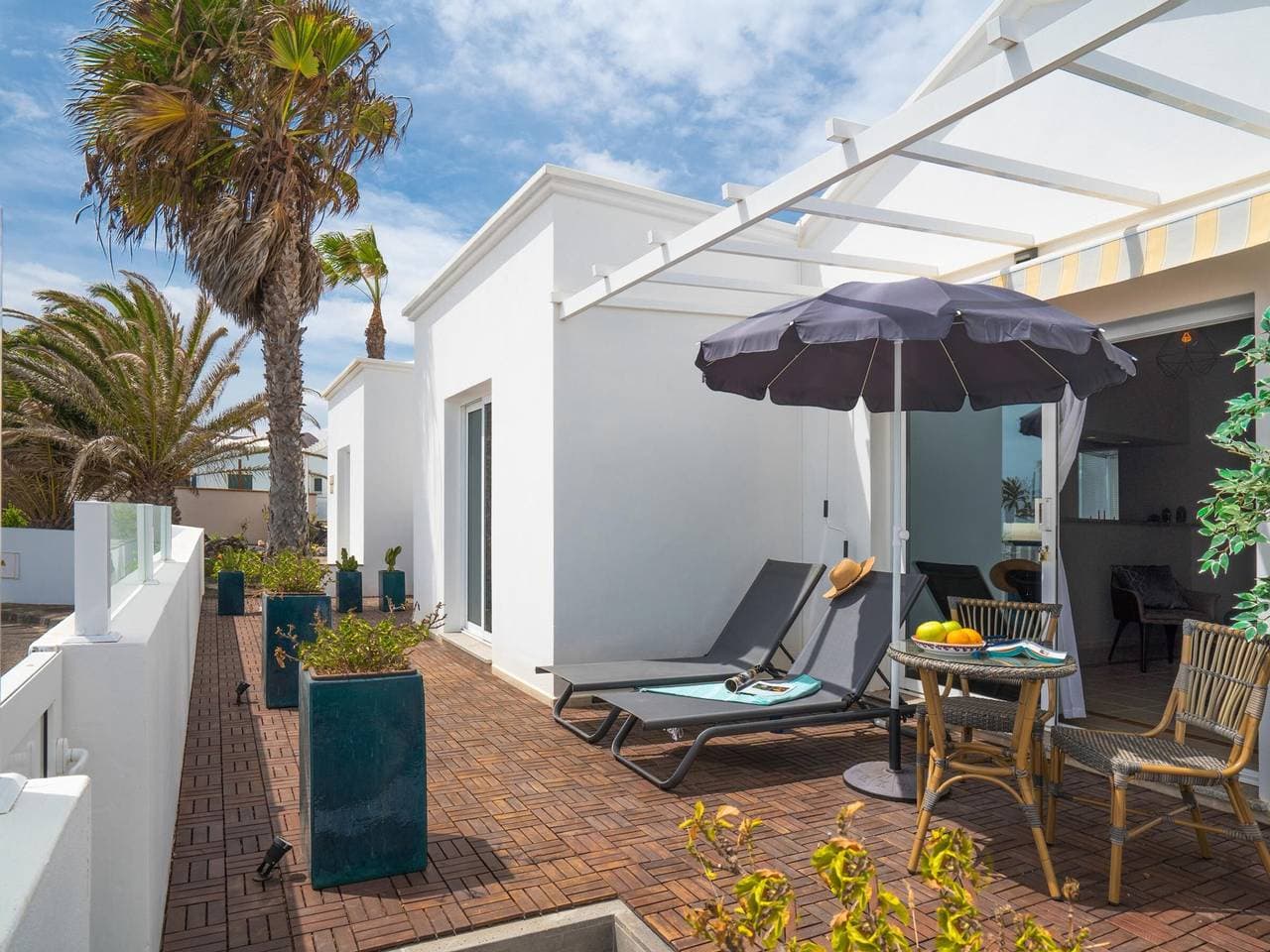 Foto 10 von 13: Luxus-Bungalow in Charco del Palo mit Pool, WLAN, Klimaanlage und Parkplatz
