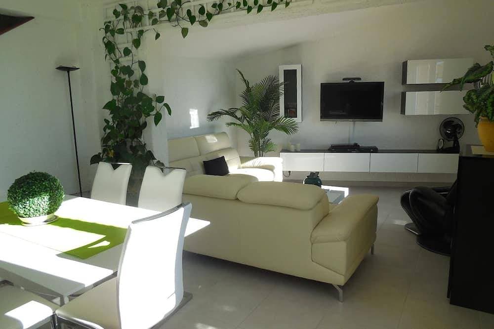Foto 8 von 30: Heiliges Kreuz Von Verdon Appart Duplex 70m2 Seeblick WIFI TV Sat Parkplatz