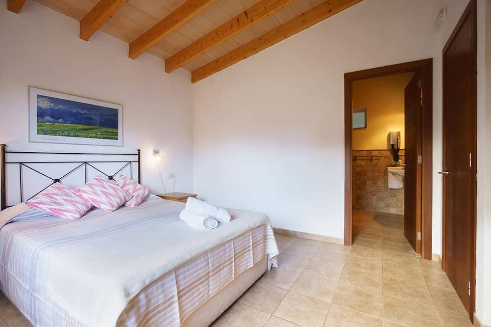 Foto 5 von 24: Schöne Villa, neu gebaut, mit Steinmauern und natürlicher Umgebung
