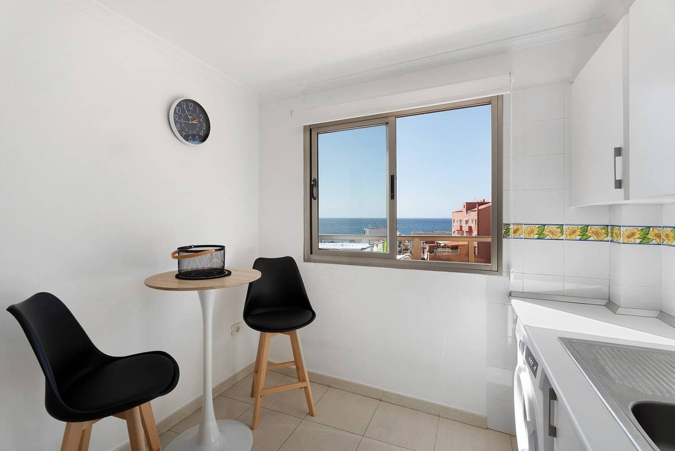Foto 12 von 30: Ferienwohnung 'Ático Bellavista Alcalá' mit Privatterrasse und WLAN