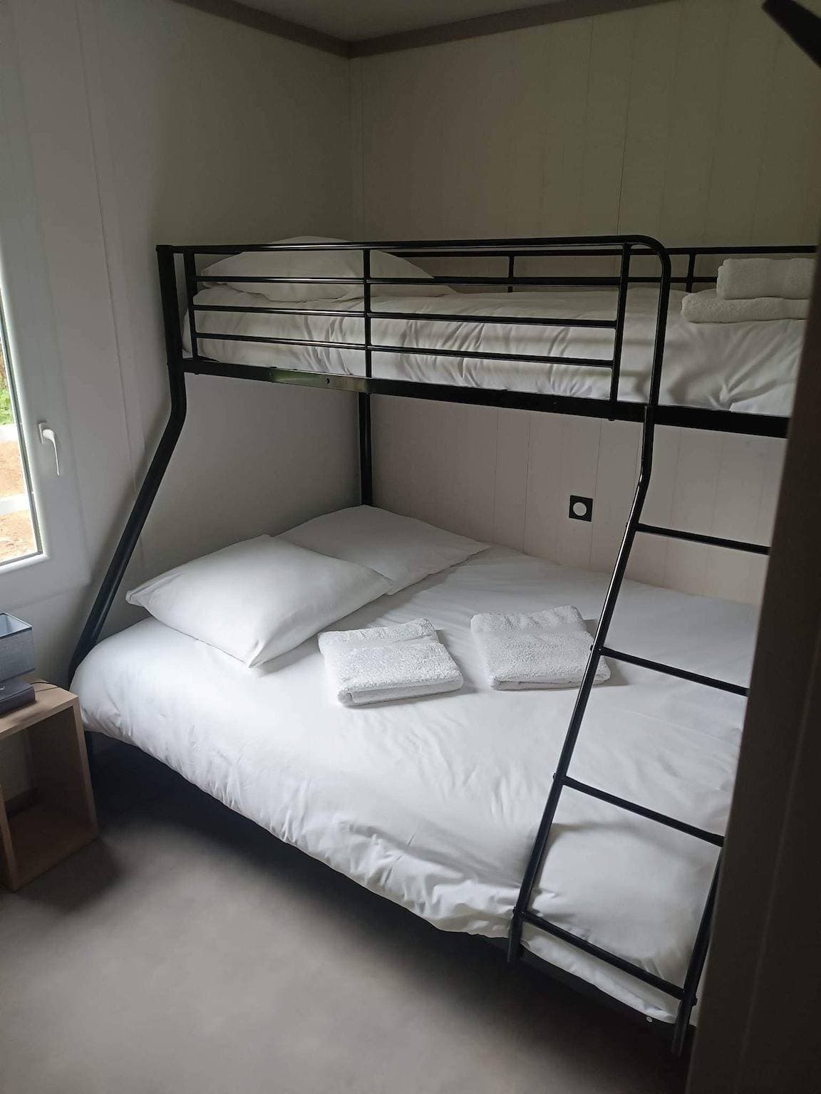 Foto 7 von 20: Charmantes Chalet mit Spa in Hasparren, 50 m², Gemeinschaftspool