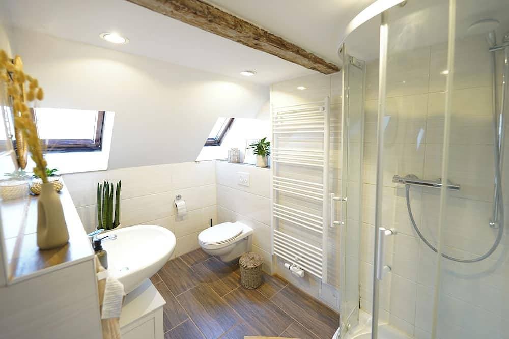 Foto 8 von 30: Offene, gemütliche Dg-Etage in Haus - Mit Wohnzimmer, gr. Bad, Wifi, Netflix