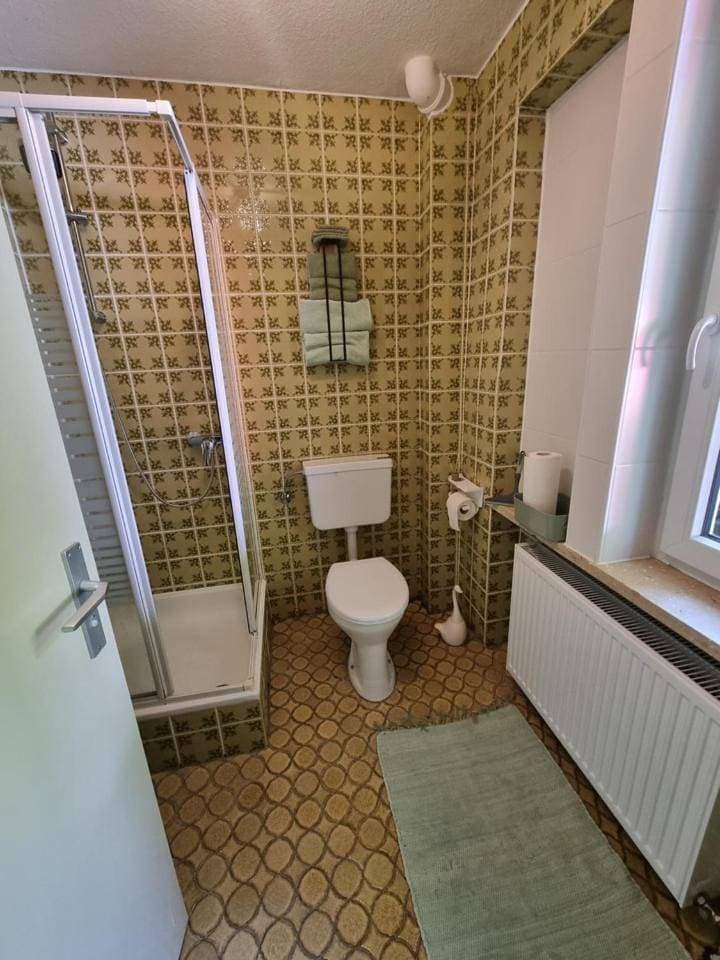 Foto 7 von 7: Twin Room with Private Bathroom