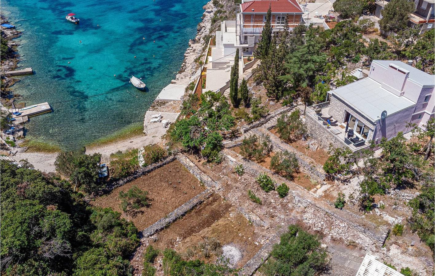 Foto 6 von 41: Seaside Retreat: Gemütliche Ferienwohnung mit Terrasse, Küche und kostenlosem Parkplatz