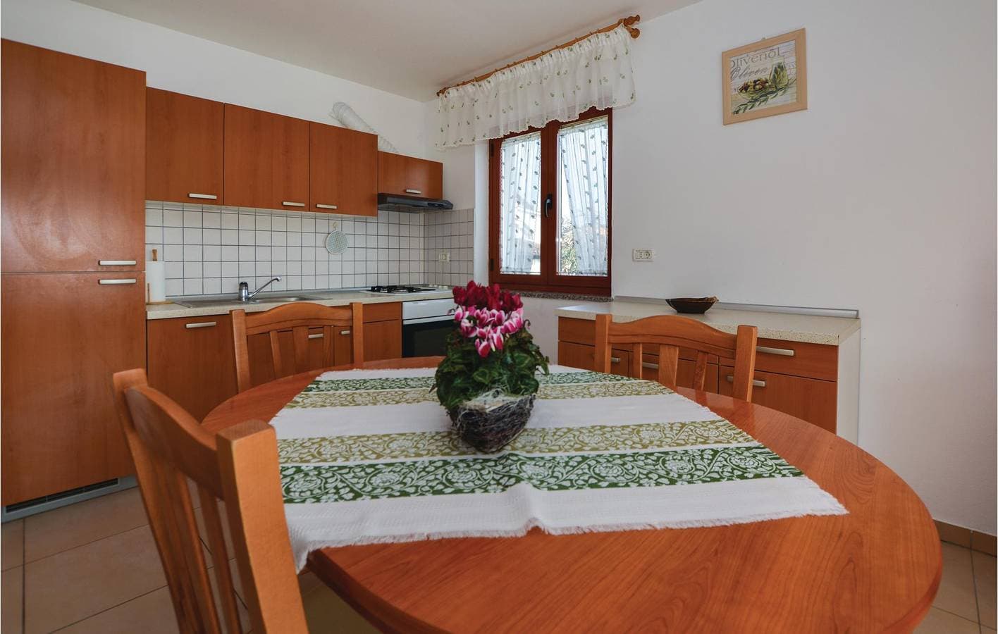 Foto 12 von 16: Ferienwohnung für 5 Personen mit Terrasse