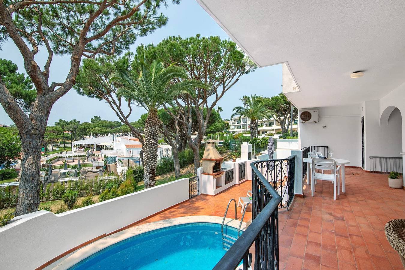 Foto 6 von 31: Ferienwohnung 'Tennis View' mit privatem Pool, Wi-Fi und Klimaanlage