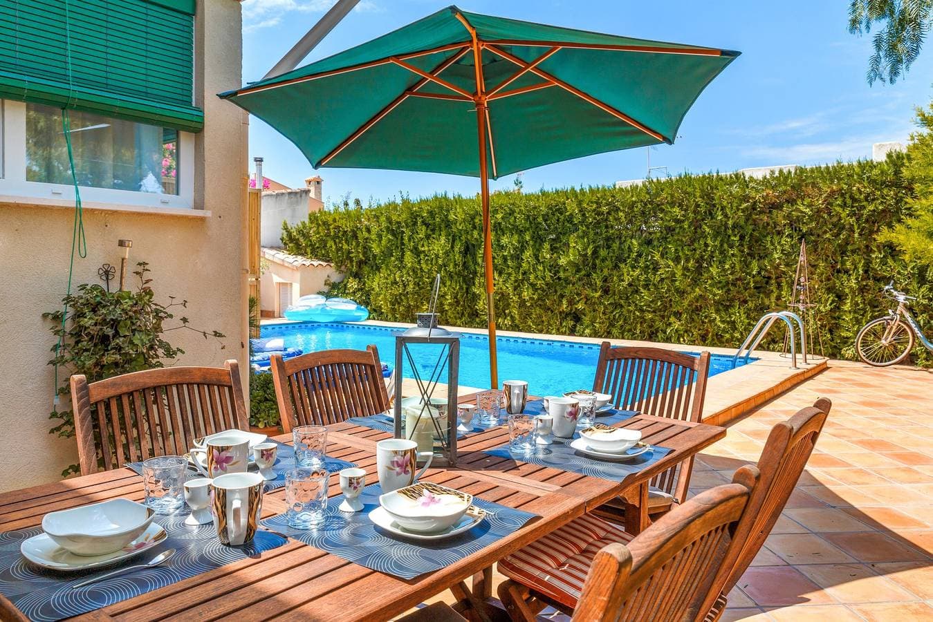 Foto 4 von 35: Charmantes Haus mit Pool, großzügige Terrasse, Garten und WLAN