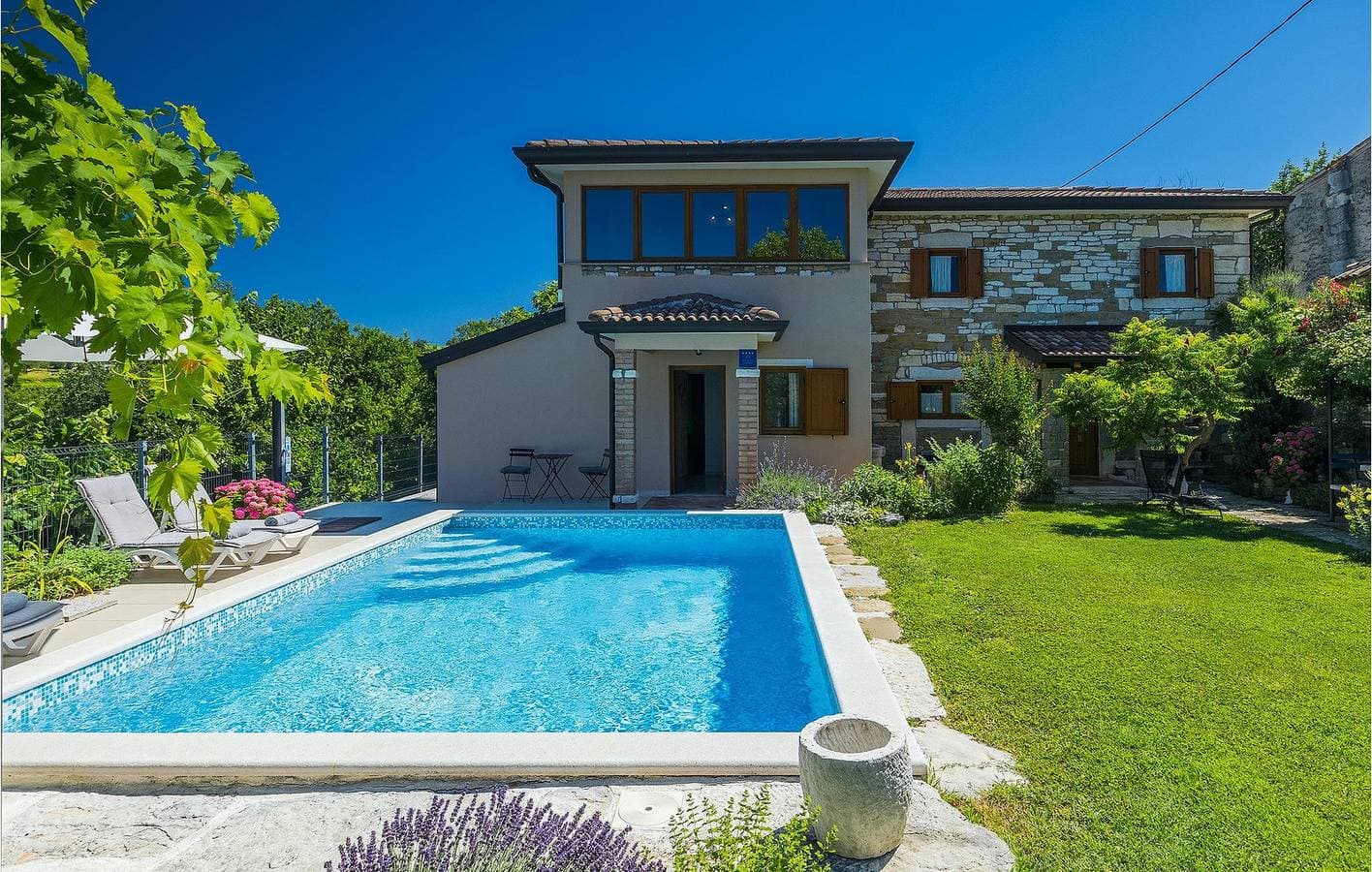 Foto 6 von 60: Charmante 2-Zimmer-Wohnung mit Pool und WLAN in der Nähe von Momjan