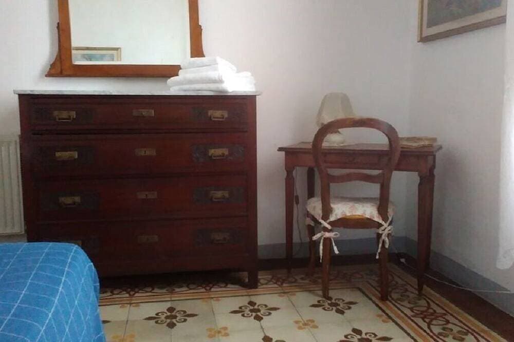 Foto 9 von 30: Schmetterlingshaus. Wohnung in der Villa. Gemeinschaftspool und großer Park