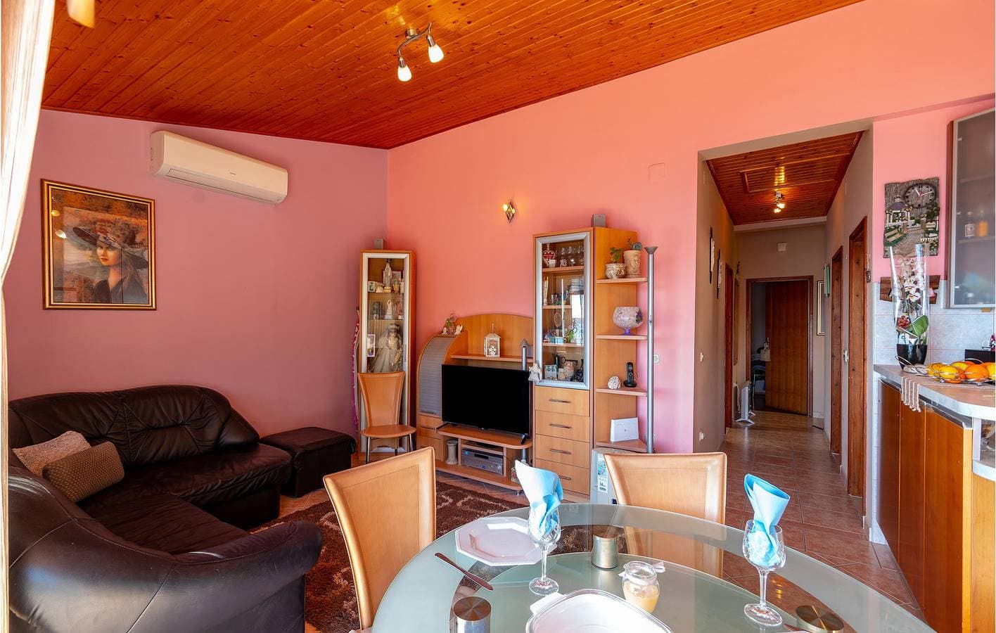 Foto 2 von 21: Reizende Ferienwohnung mit Garten, Terrasse und Zugang zum Strand