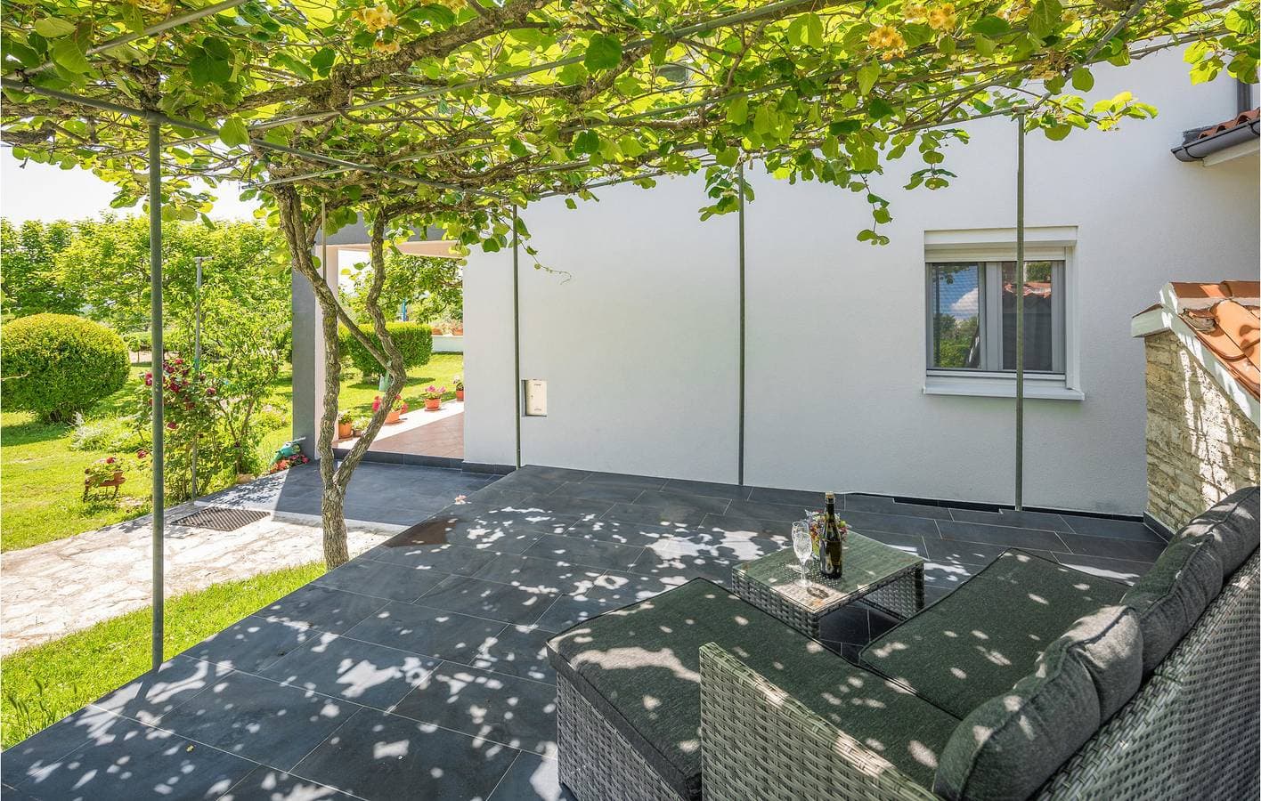 Foto 10 von 31: Gemütliche Ferienwohnung mit Pool, Terrasse und WLAN – 2,5 km vom Strand Sirena entfernt