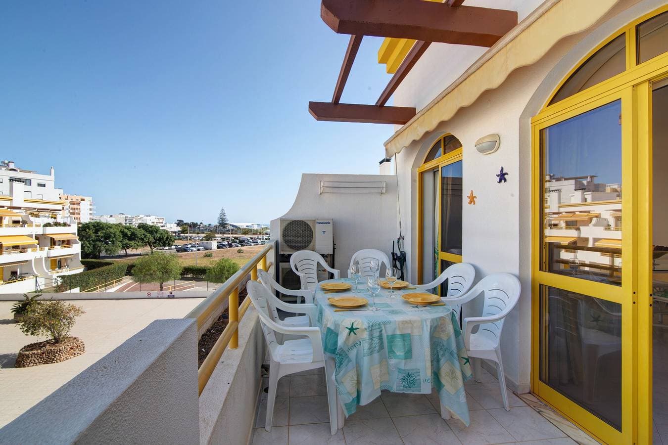 Foto 4 von 24: Ferienwohnung "Vila Mar Azul" mit Balkon, Gemeinschaftspool und WLAN