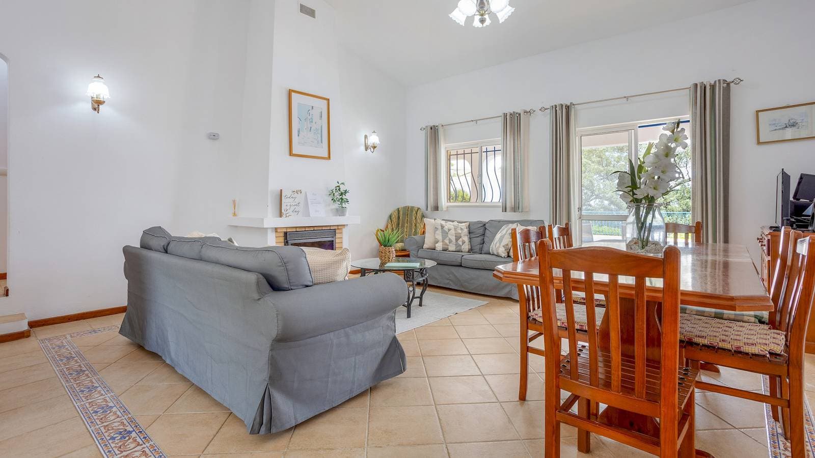 Foto 11 von 32: Villa für 6 Personen mit Terrasse