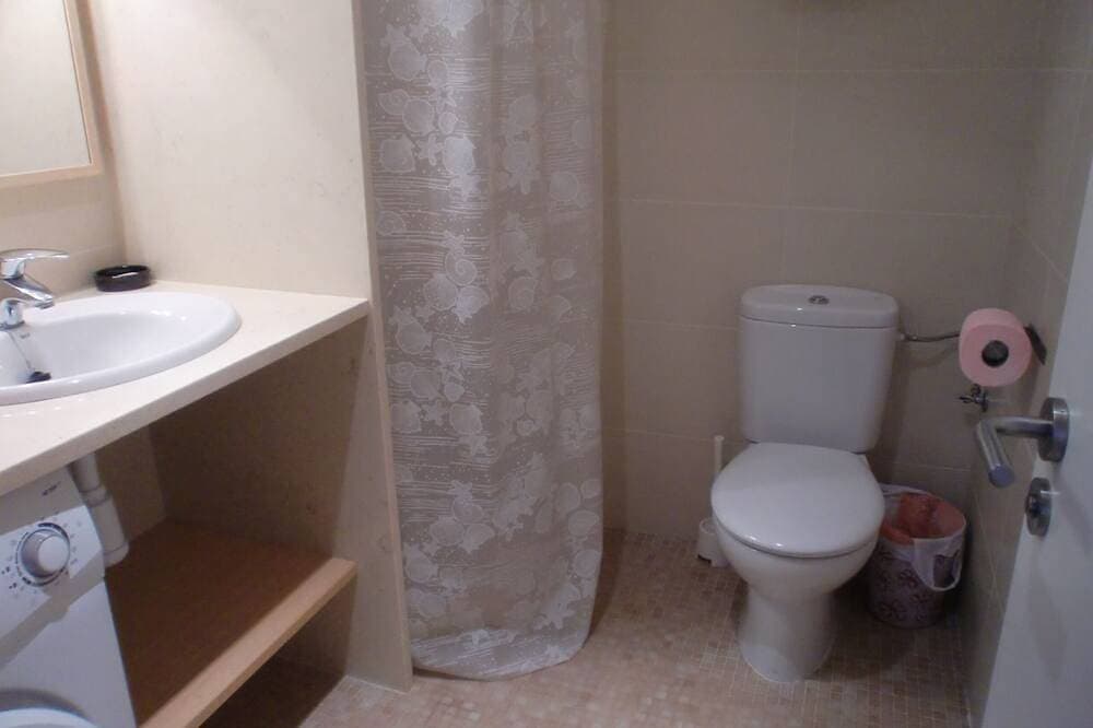 Foto 5 von 19: Wohnung in privater Villa 1,5 km. von Lloret de Mar. 500 Meter entfernt vom Cal Strand entfernt