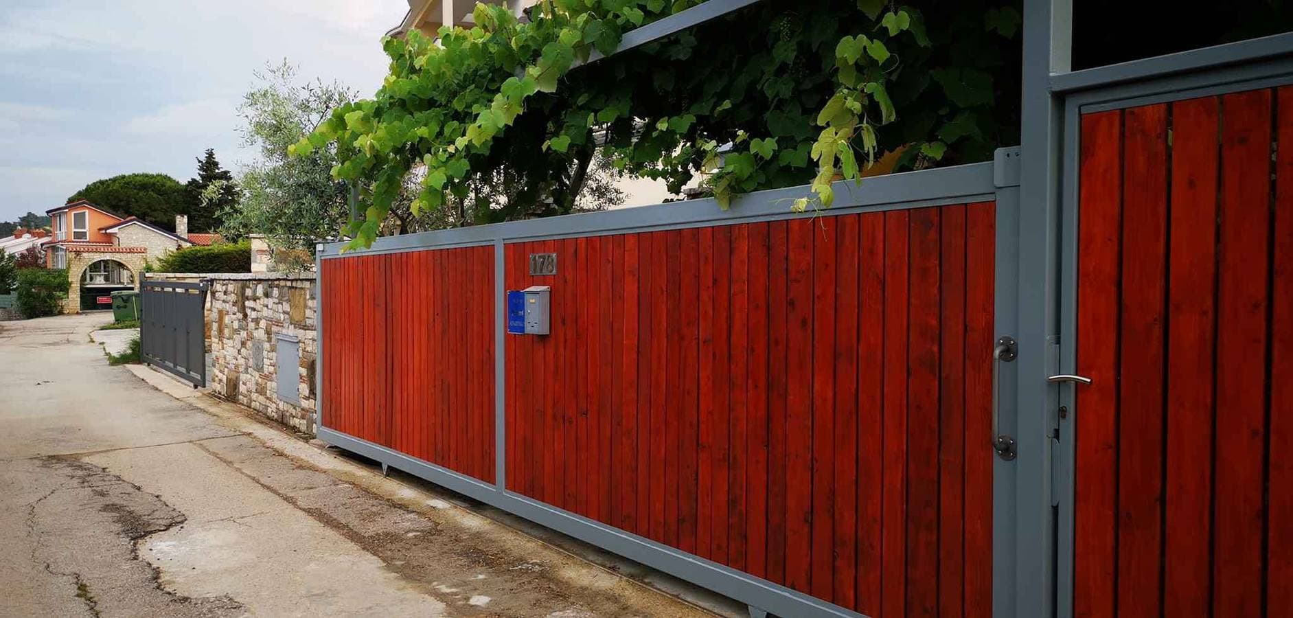 Foto 6 von 27: Ferienwohnung mit Klimaanlage und Balkon