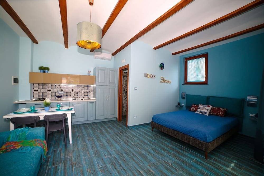Foto 5 von 17: Luisella studio apartment: sleeping in a scenic lemon grove on the Amalfi Coast!
