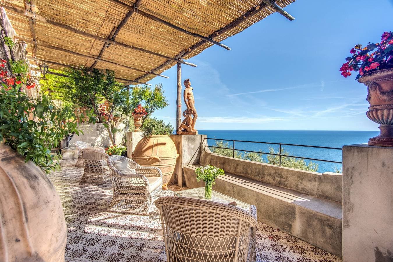 Foto 13 von 65: Villa für 19 Personen mit Meerblick