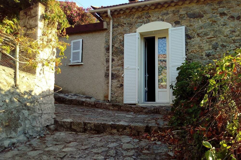Haus von 100 m2 mit einem großen Steinterrasse 1