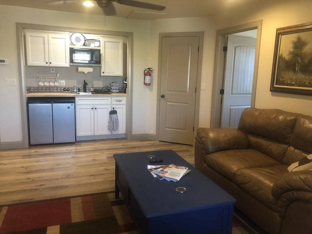 Foto 6 von 27: Zion getaway 4 bedroom apt within my home! Private & separate from owners area!