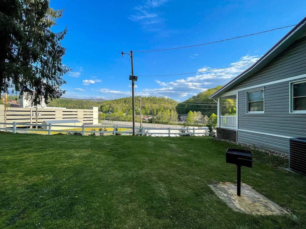 Foto 9 von 21: Poppy's Cottage-Walk to the Casino! WiFi available & Motorcycle Friendly