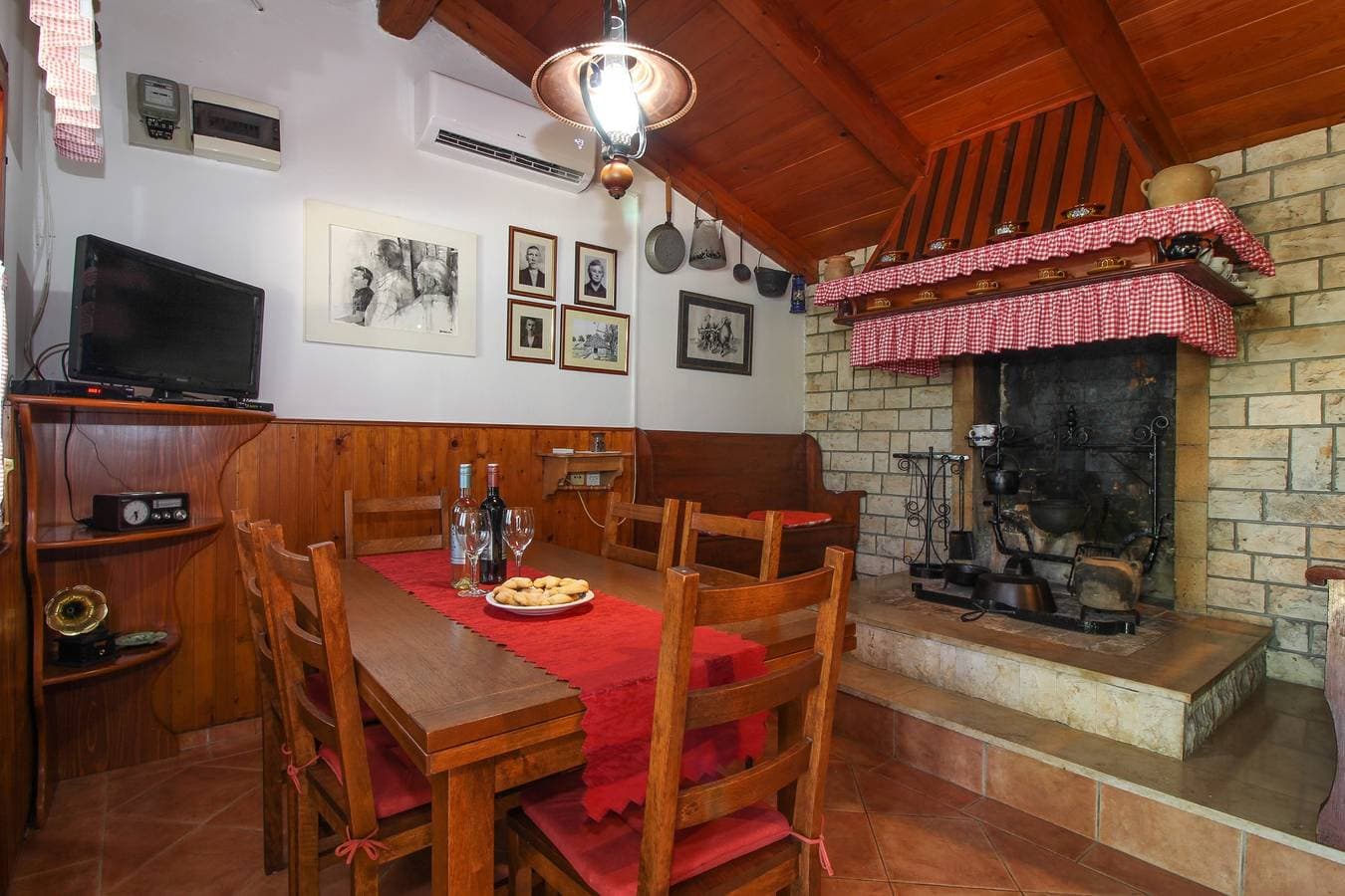Foto 9 von 32: Ferienhaus Klen * ruhige Lage, großer Garten, Terrasse, WLAN