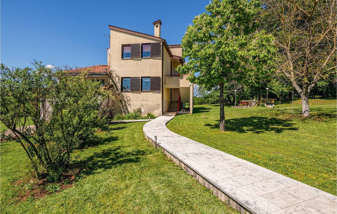Foto 3 von 32: Gemütliche 72 m² große Wohnung mit Terrasse, WLAN und Parkplatz in der Nähe von Sehenswürdigkeiten