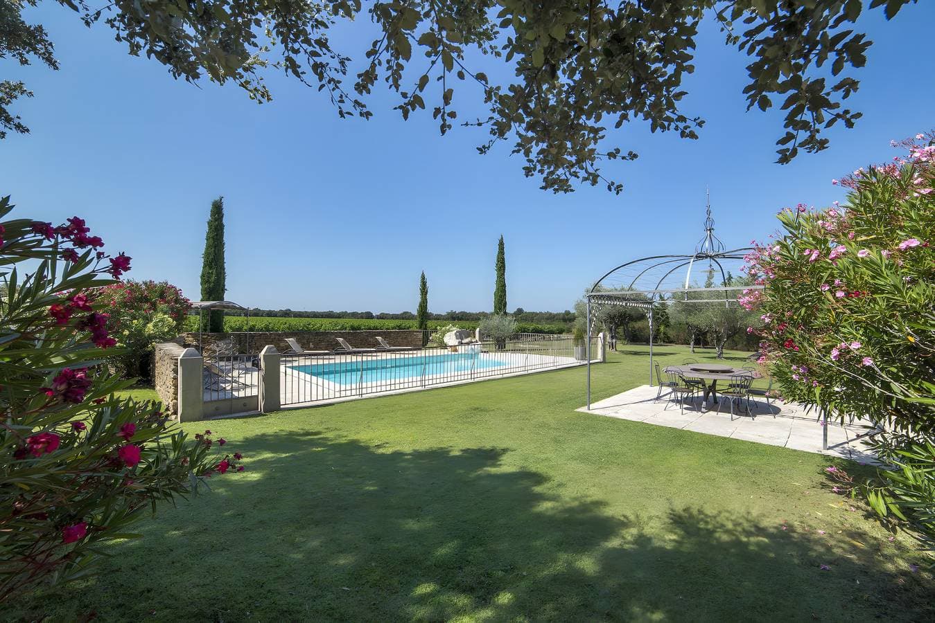 Foto 9 von 13: Le Petit Mas Provençal – Ruhiges Steinhaus mit Pool und Blick auf die Weinberge