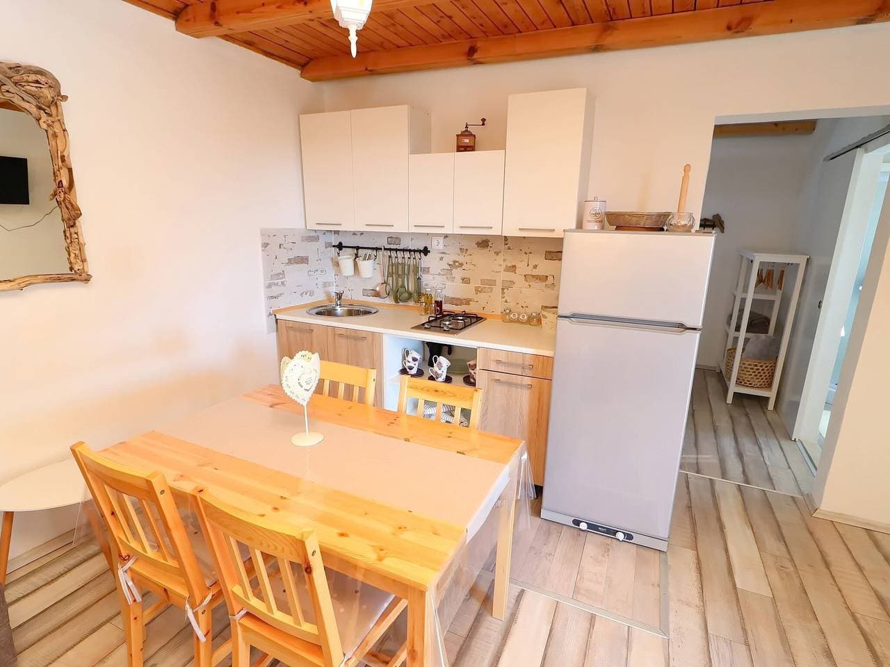 Foto 2 von 35: Greenside Cottage Lumi-Two Bedroom Holiday Home with Terrace and Sea view