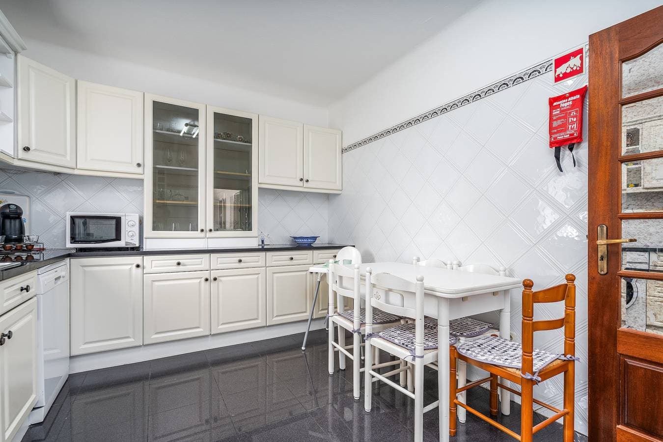 Foto 10 von 35: Villa „Raposo“ mit privater Terrasse, Garten und WLAN