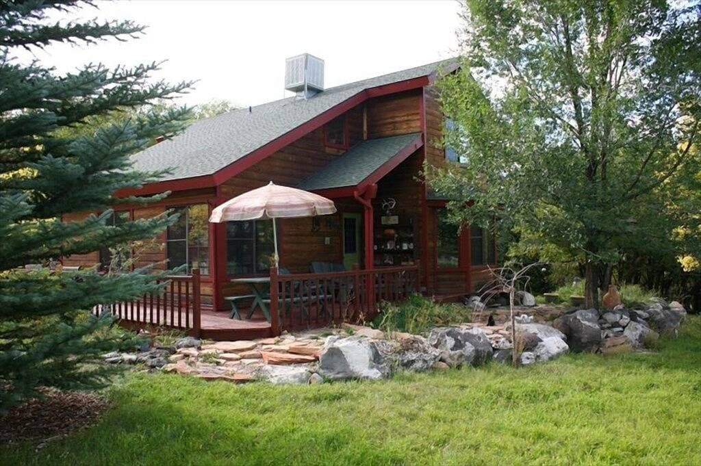 Foto 3 von 50: Die Lodge befindet sich auf dem größten Berg der Welt.