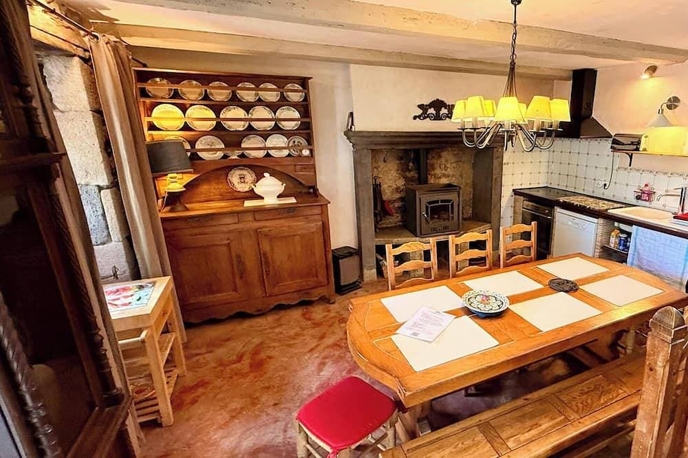 The Pond Mill (sleeps 6) 1