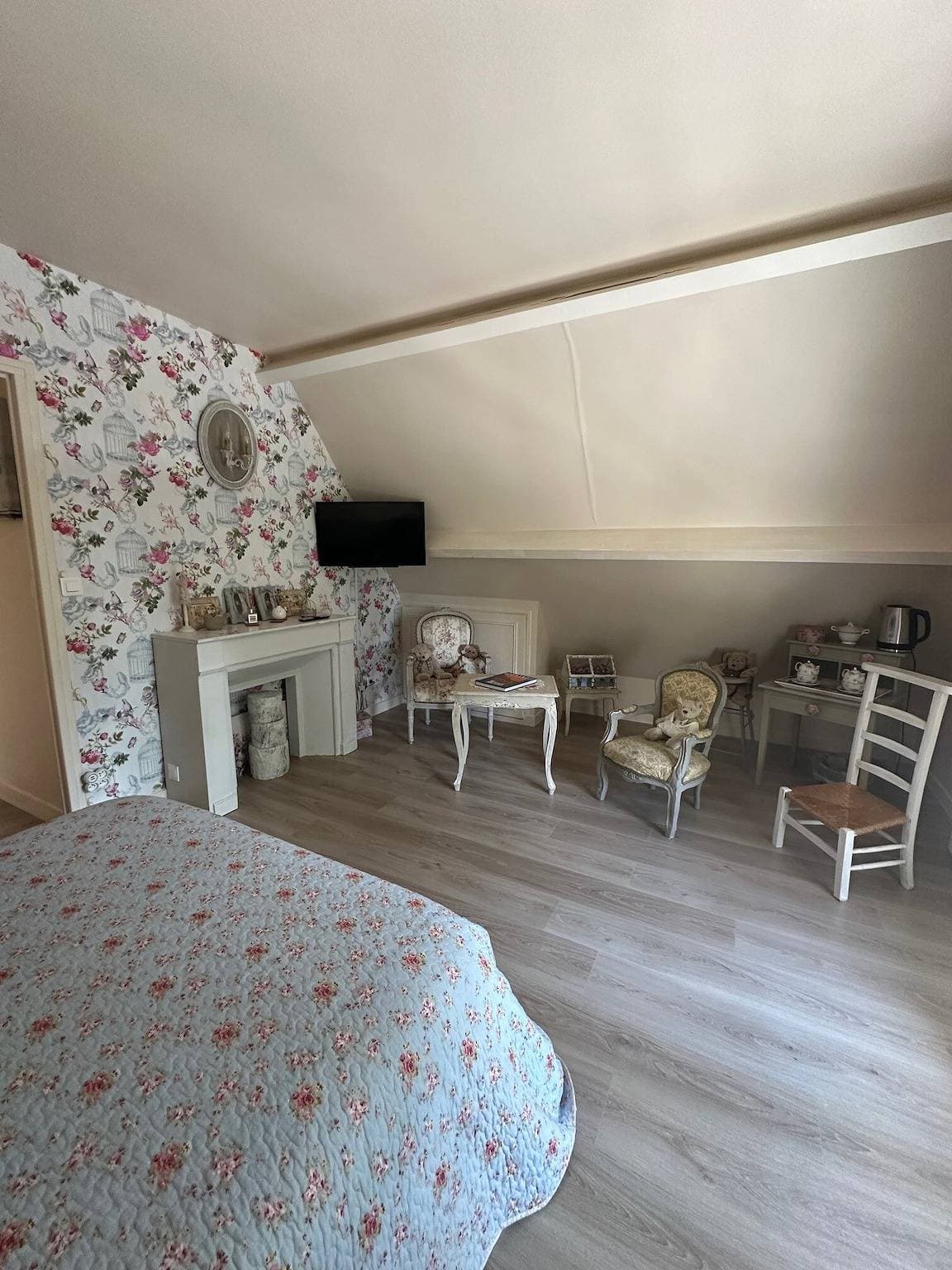 Foto 4 von 43: Gästezimmer 'English Garden' mit Pool, Frühstück, Gemeinschaftsgarten und WLAN