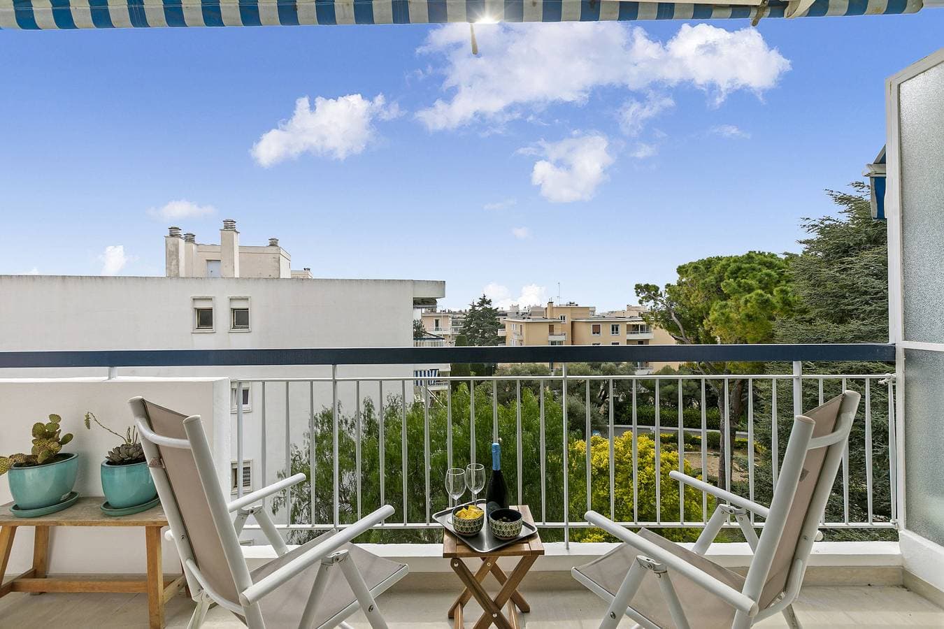 Glamour Apartment - Near Beach 1