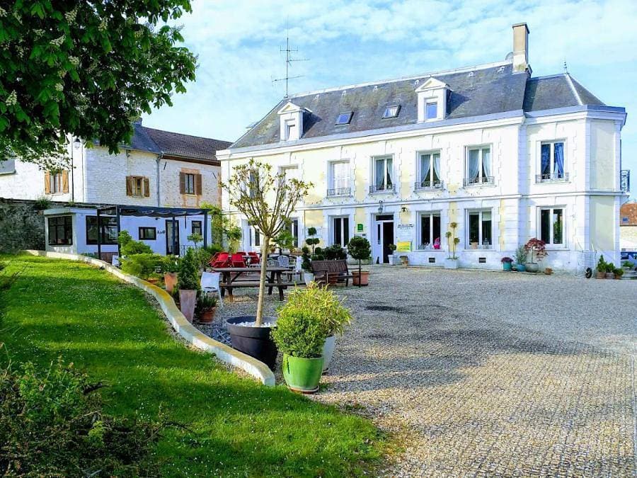 Foto 13 von 28: Camping Chateau de Bouafles - Mobilheim 4 personen - Premium Bord de Seine - 194 - 2 Schlafzimmer