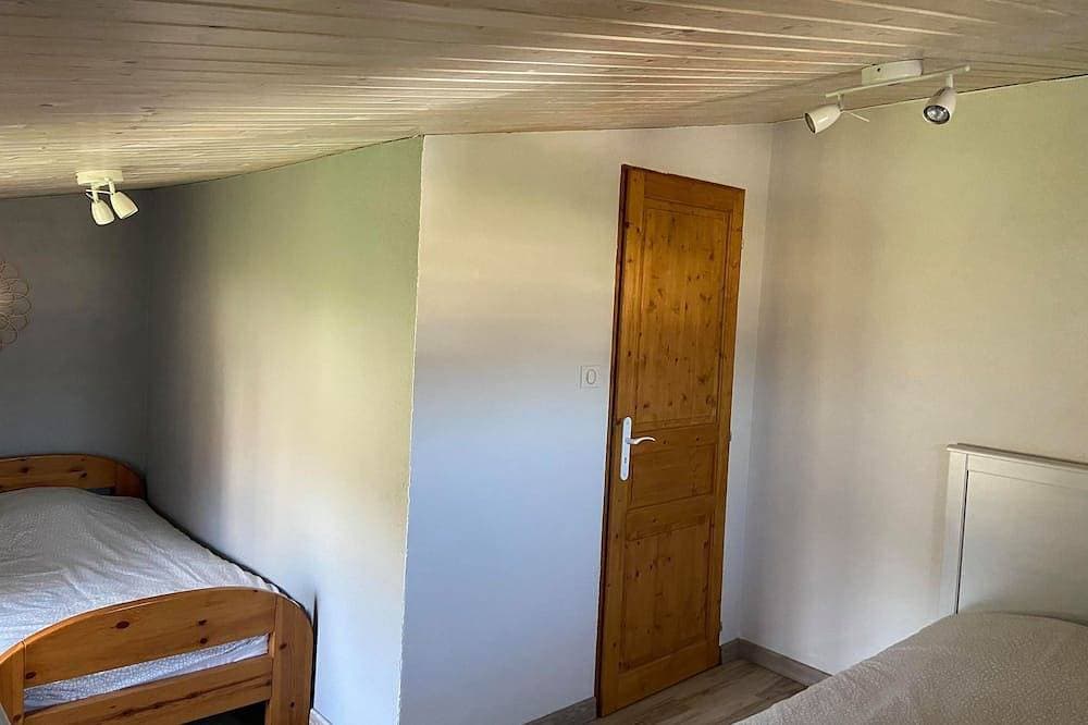 Foto 7 von 12: Großes Ferienhaus in einem Bauernhaus aus Stein, typisch für die südliche Ardèche