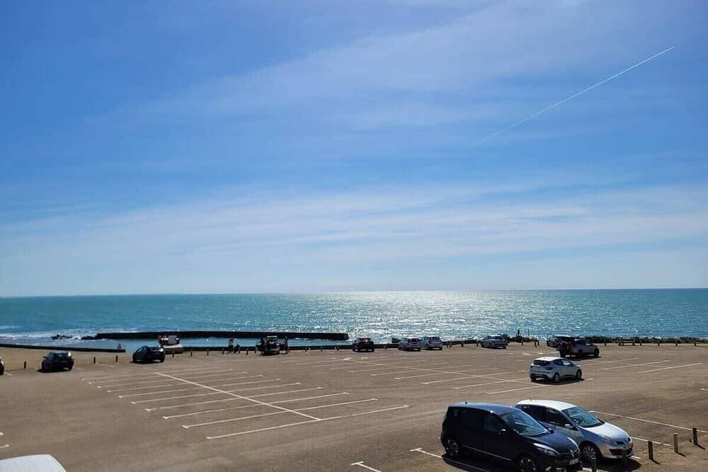 Foto 6 von 14: Tipoz'immo-Le Grand Grand 210 -view and direct access to the sea-pets accep