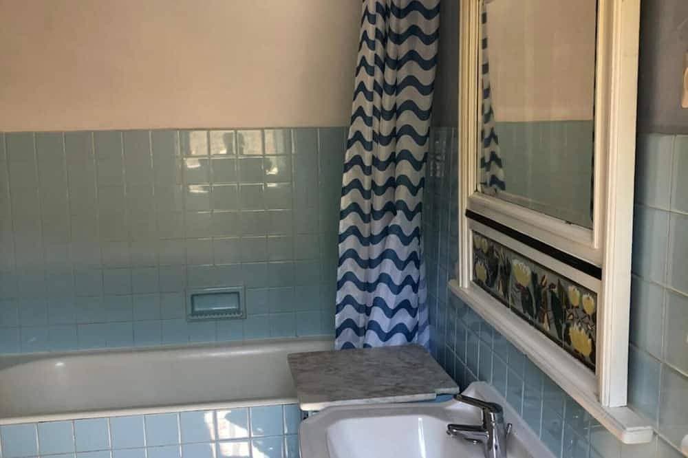 Foto 5 von 25: Ferienhaus 'La Chapelle Piscine Partagée' mit Bergblick, WLAN und Klimaanlage