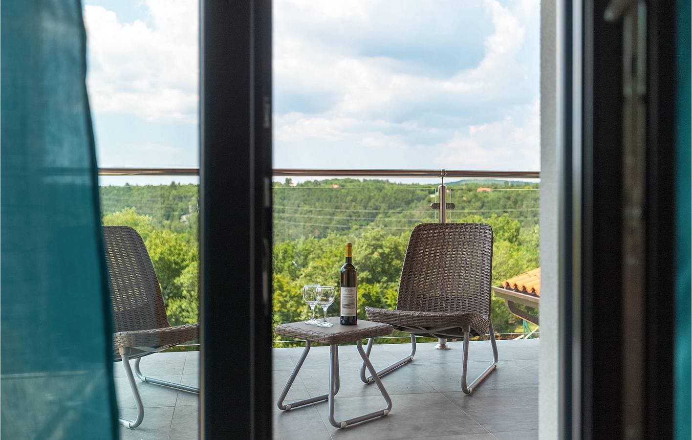 Foto 6 von 53: Geräumige 2-Zimmer-Wohnung mit Pool, Terrasse und WLAN in der Nähe des Stadtzentrums von Labin