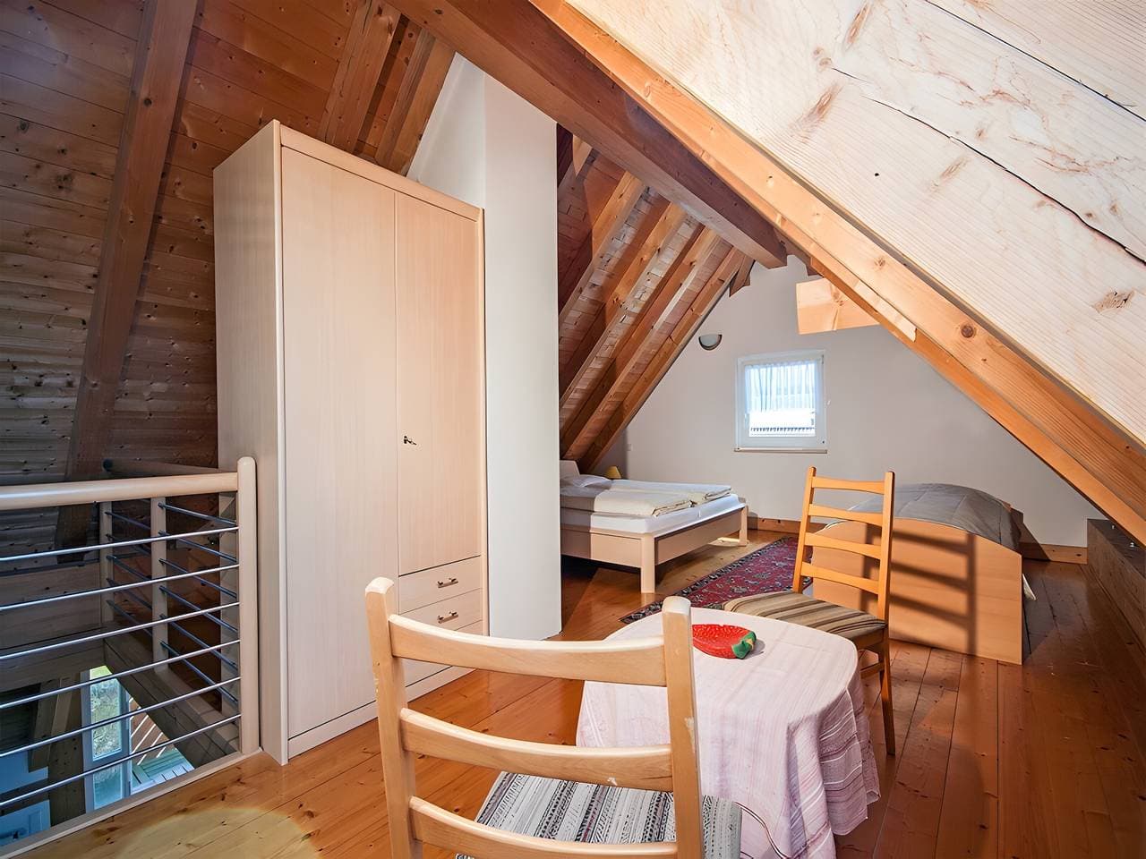Foto 8 von 13: Ferienwohnung 'B' mit Seeblick, Balkon und Wi-Fi