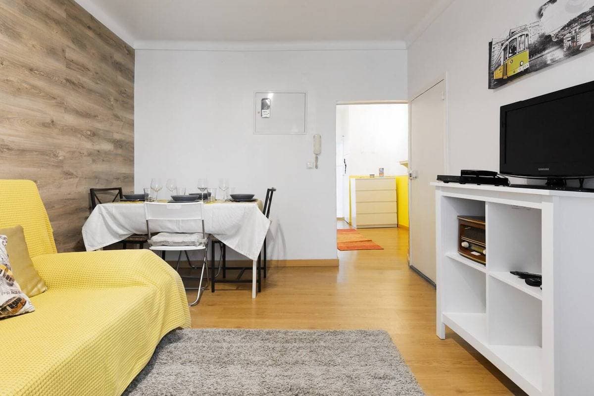 Foto 3 von 25: Live Alfama mit der Straßenbahn 28 | 1Br