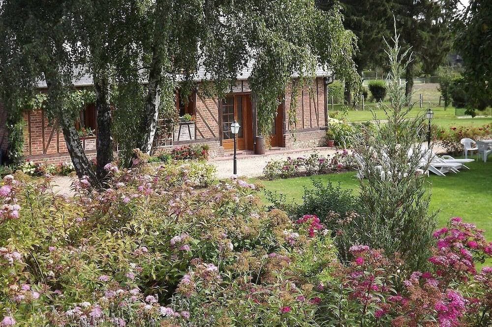 Foto 8 von 11: Unabhängiges Haus \"Hortensien\" mehr als 50 Sorten von Hortensien
