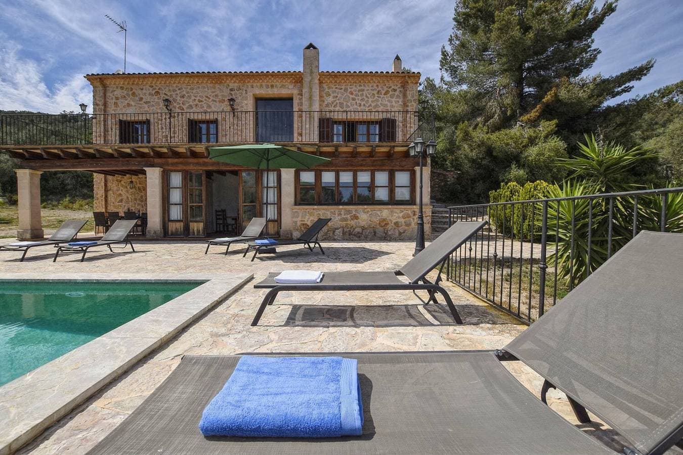 Foto 8 von 31: Ferienhaus 'Horlandis' mit Bergblick, privatem Pool und WLAN