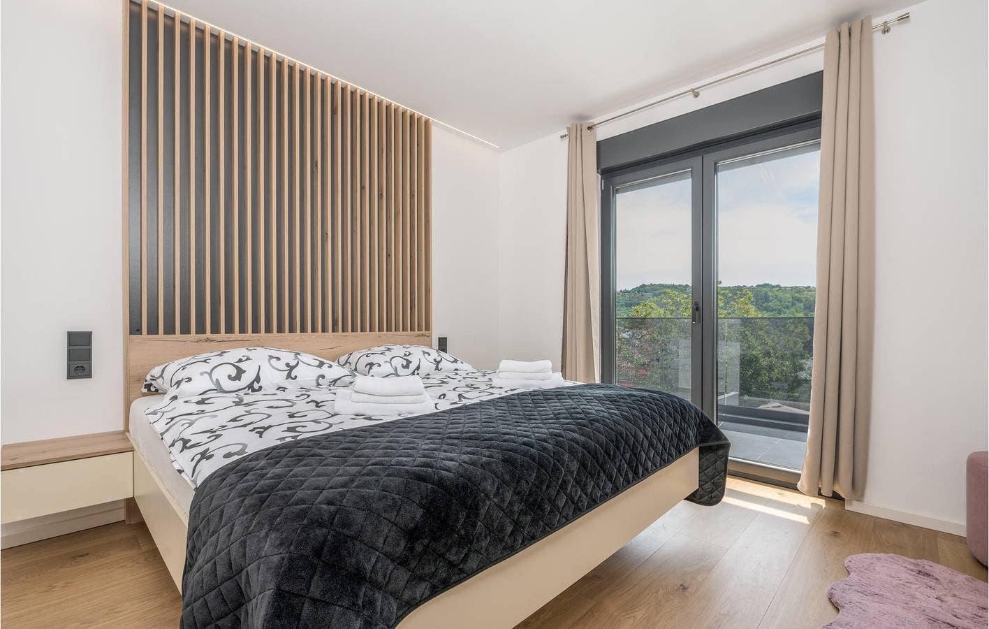 Foto 11 von 22: Gemütliche 2-Zimmer-Wohnung mit Pool und Terrasse in der Nähe des Stadtzentrums