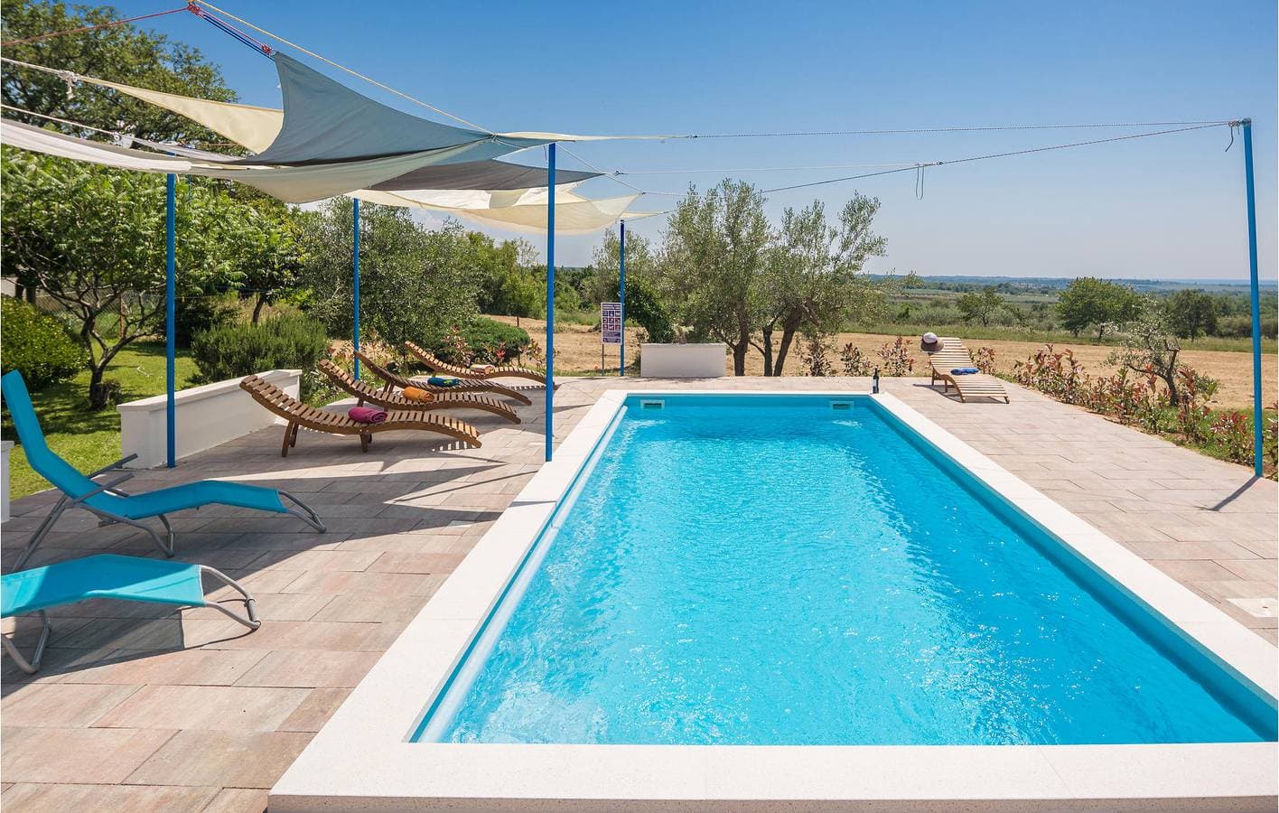 Foto 13 von 31: Gemütliche Ferienwohnung mit Pool, Terrasse und WLAN – 2,5 km vom Strand Sirena entfernt
