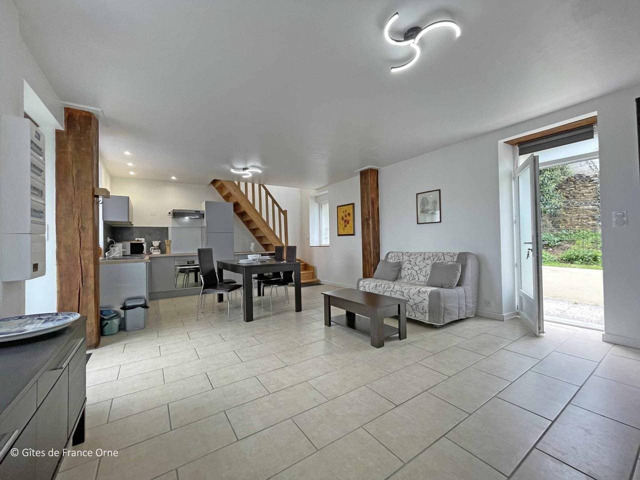 Foto 2 von 18: Helles Ferienhaus mit Garten, Haustiere erlaubt, WLAN