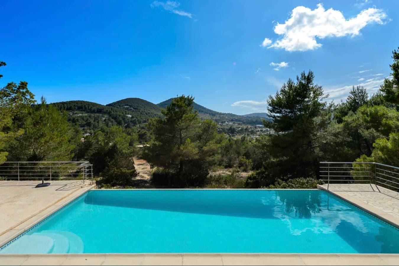 Foto 3 von 22: Villa für 6 Personen mit Balkon